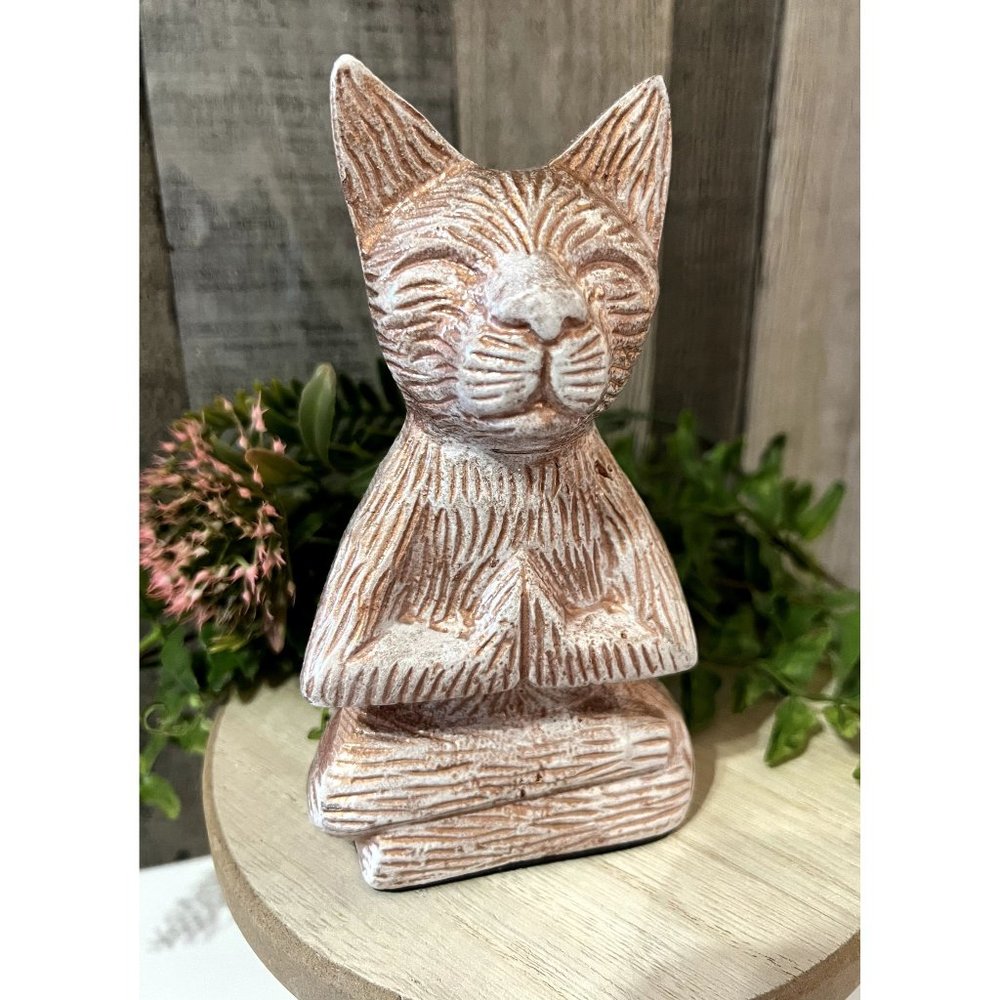 Cat‎ Buddha Figure
